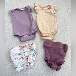 Spearmint Love bundle
Ruffled Bodysuit and Bloomers Set - Purple and Cream
